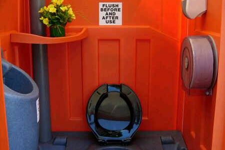 sewa toilet portable